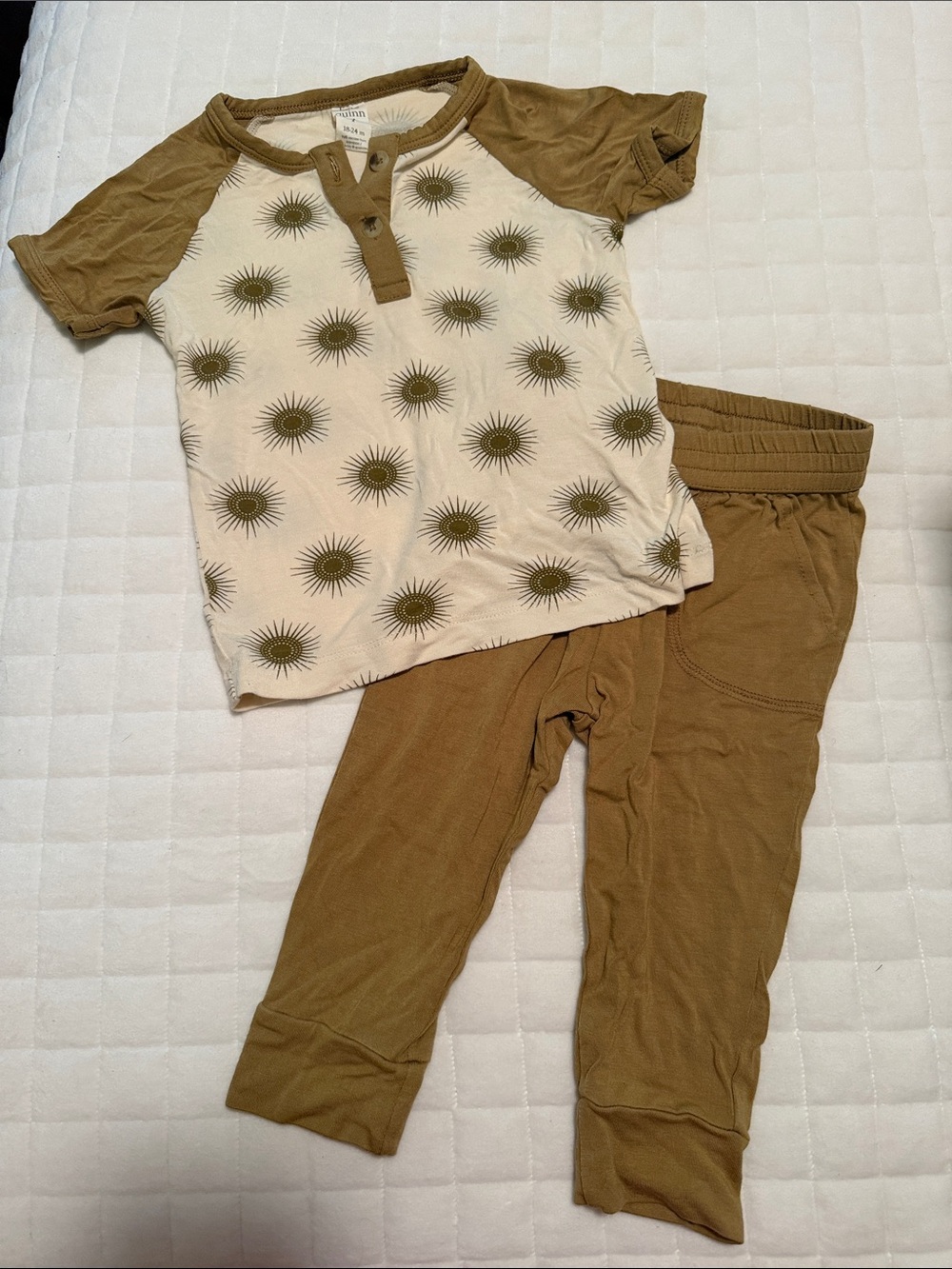 kate quinn Sunburst Henley Top & Jogger Pants Set